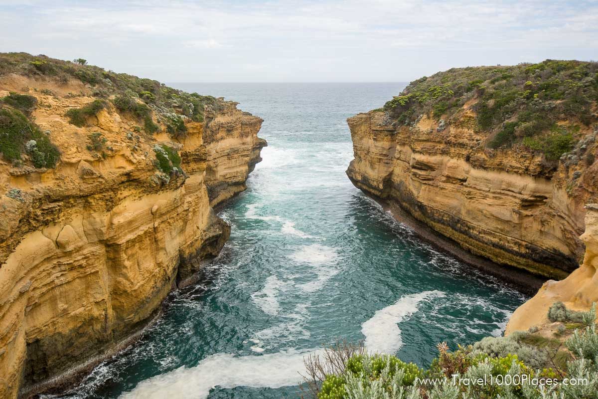 Loch Ard Gorge (30 minutes west of 12 Apostles) along Great Ocean Road, Victoria, Australia