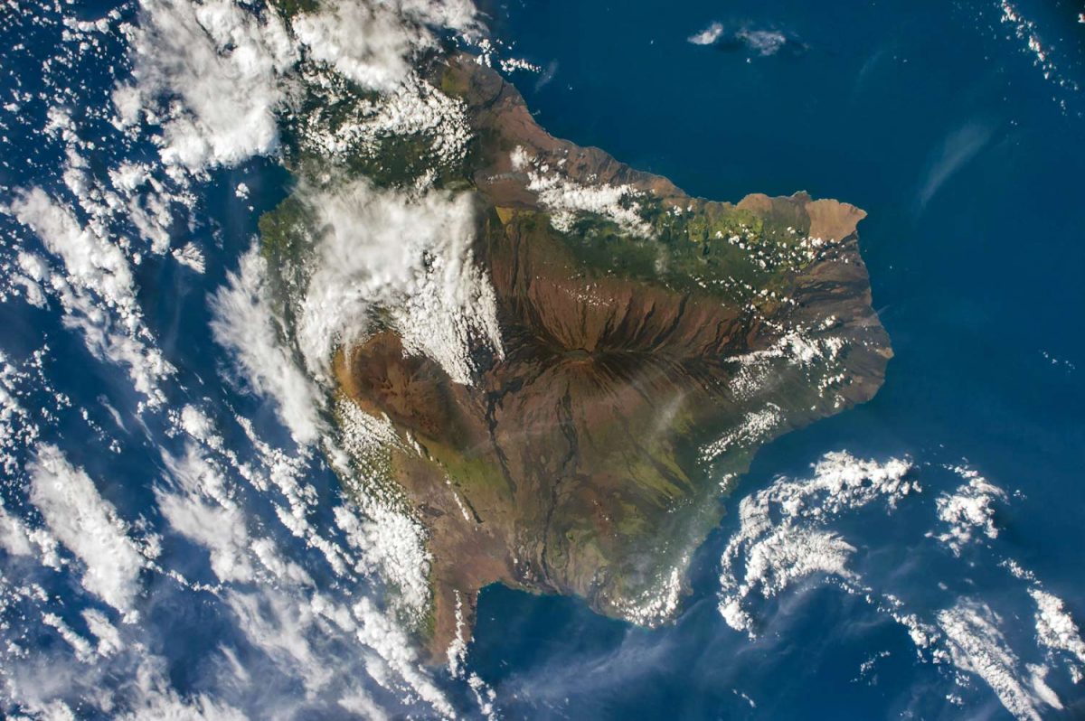 Hawaii Big Island [photo: by NASA / selected and enhanced by Riccardo Rossi [Public domain]]