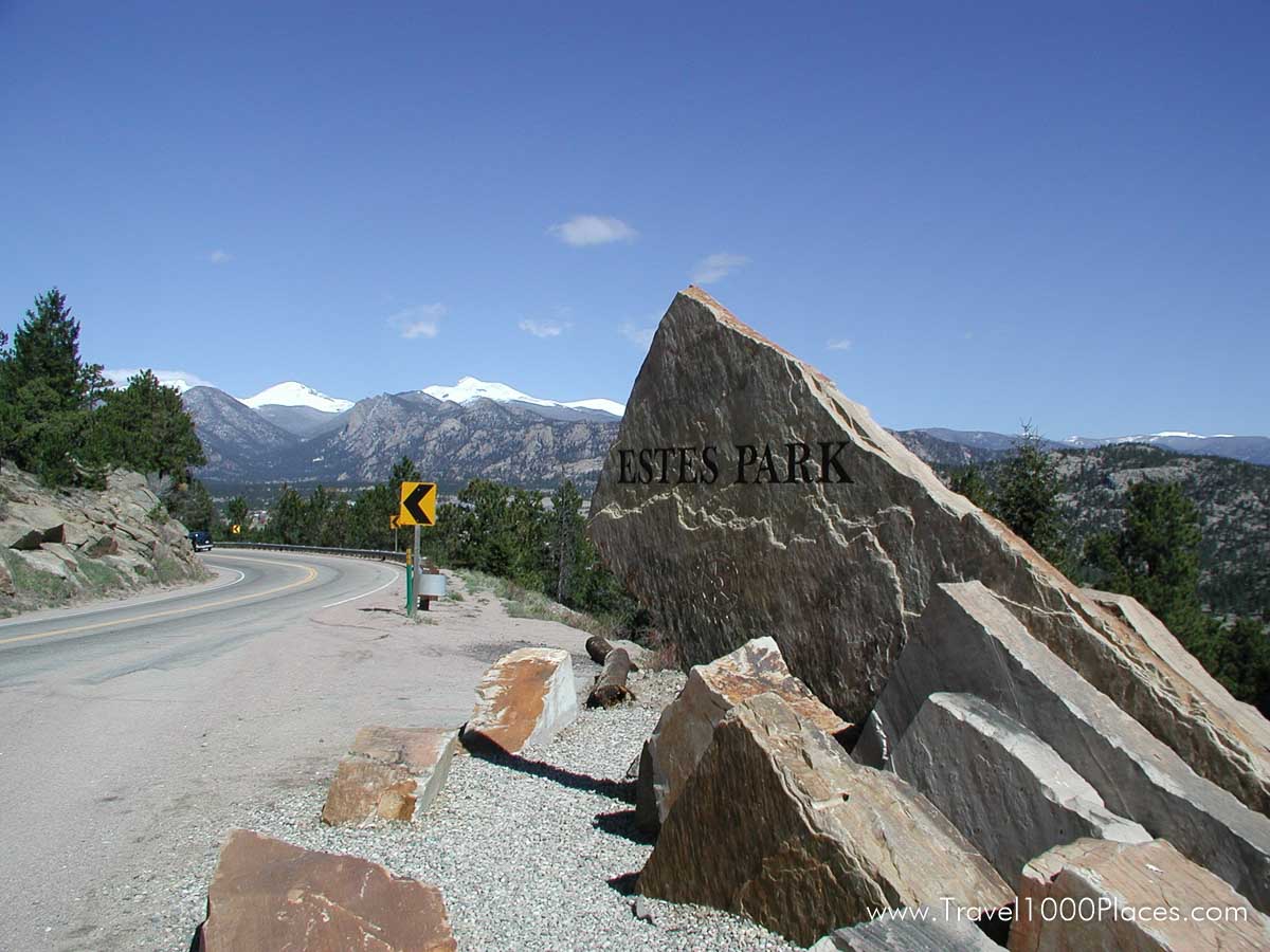 Estes Park, Colorado, USA -- driving on Highway 36 into Estes Park