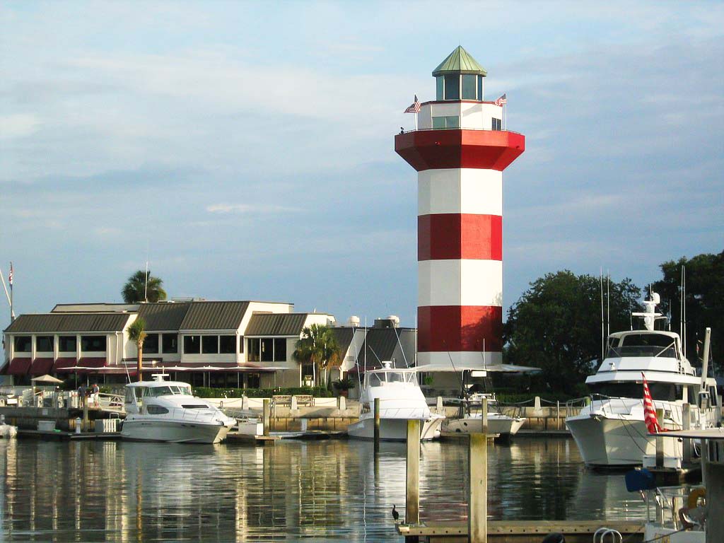 Harbor on Hilton Head Island, South Carolina, USA [MoodyGroove at the English Wikipedia, CC BY-SA 3.0 http://creativecommons.org/licenses/by-sa/3.0/, via Wikimedia Commons]